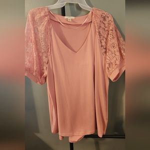 Pink top w lace sleeves